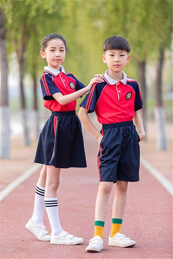 小学生校服