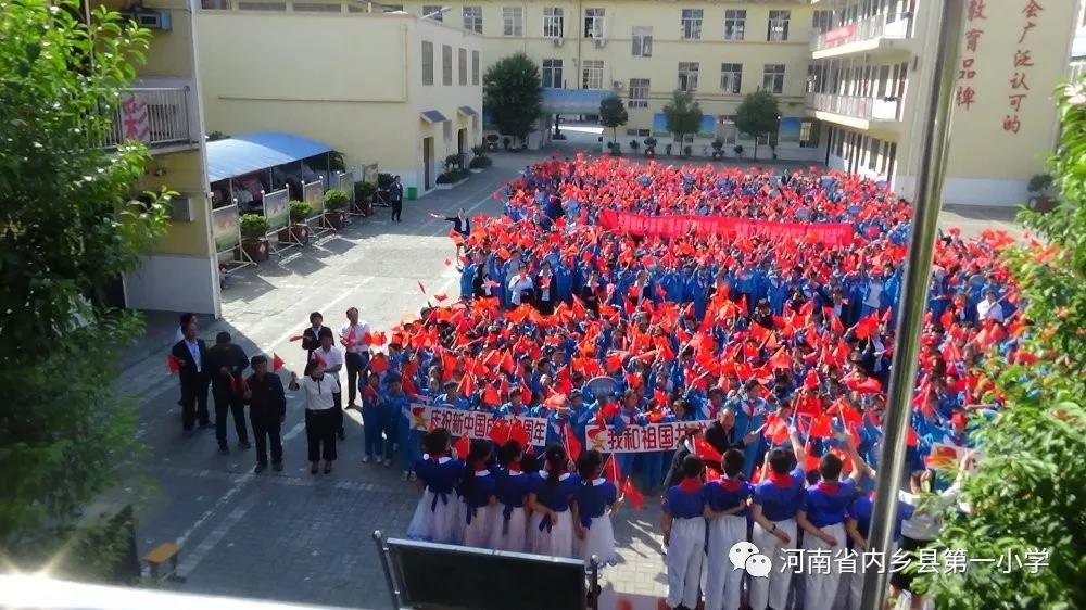河南定做校服的厂家哪家专业一些